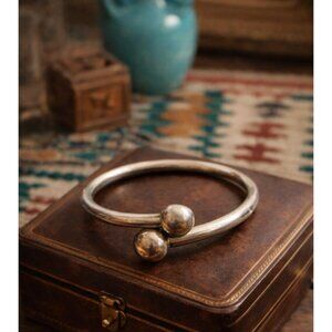 Vintage 925 Sterling Silver Hinged Cuff Bracelet Ball Finial Torque 23.6g